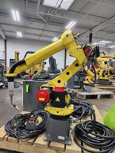 Used FANUC Arcmate 100ic/7L with R30ib Controller