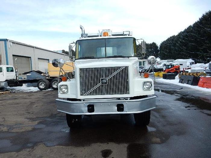 Used 1999 Volvo WG-64-T