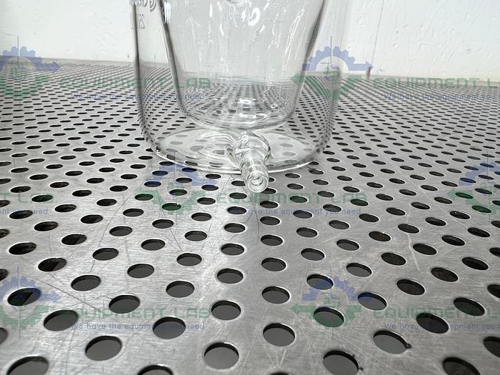 Chemglass  CG-1576-04 250mL 3-Neck Jacketed European Flask 1-CN, 2-SN 24/40 Outer