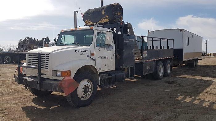 Used 2000 INTERNATIONAL-IHC 4900 Series Tandem Axle Deck Truck