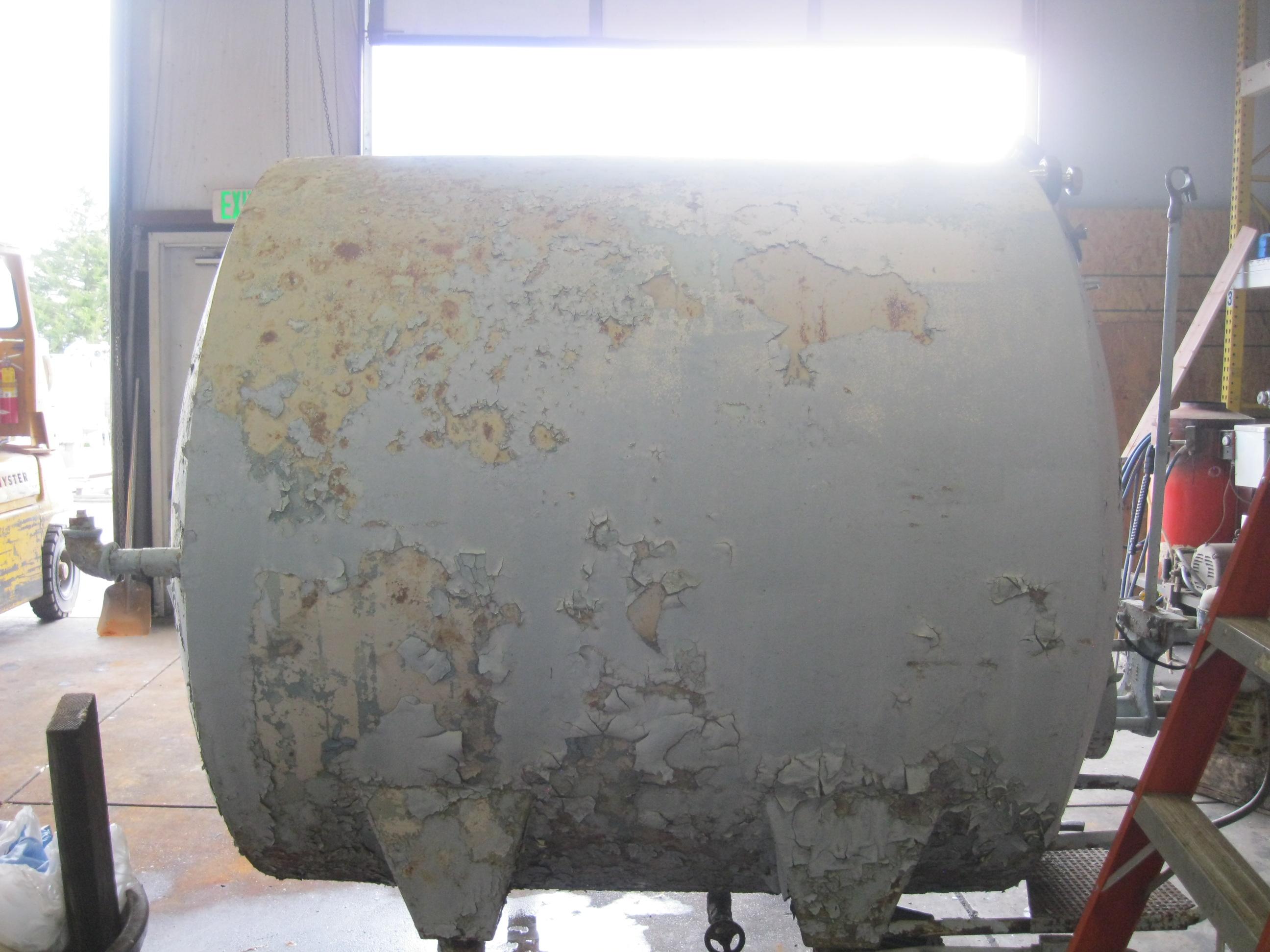 Usado 1000 GALLON BULK TANK WITH JACKET