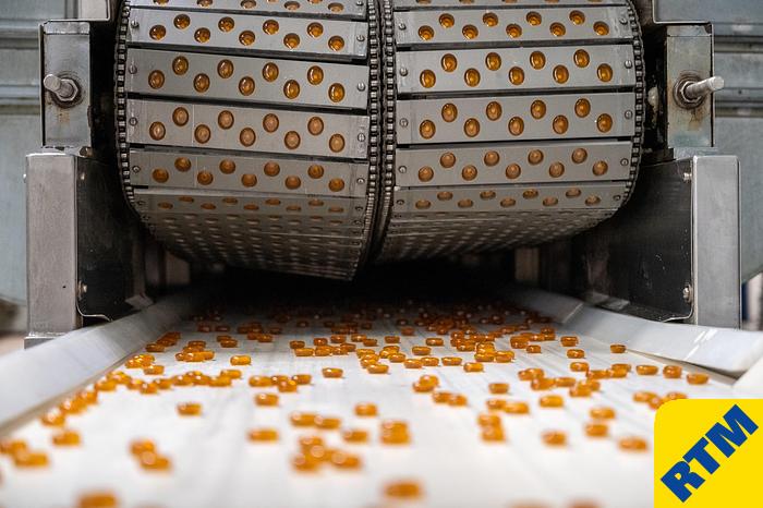 Used (2) Deposited Hard Candy Lines