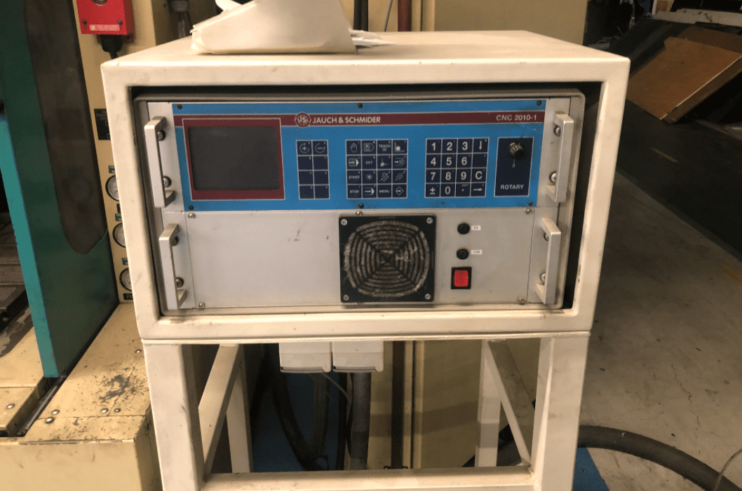 Used Makino EDNC-43 - Vertical machining centre - 1997