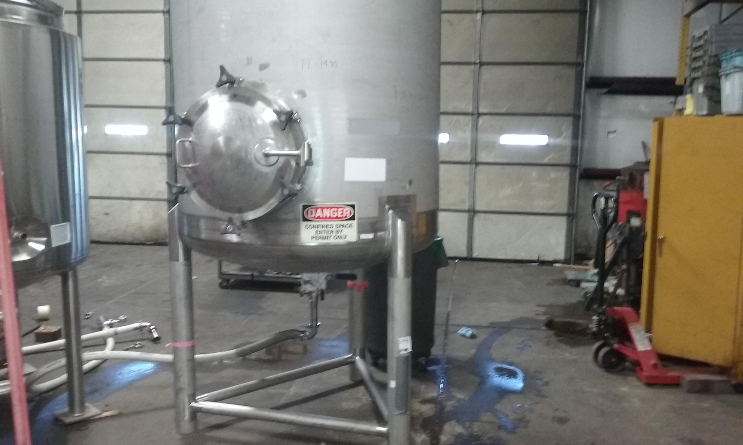 Used 550 GALLON VACUUM TANK