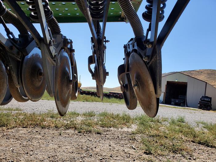 Used 25' John Deere 455 Grain Drill w/ Small Seed Box