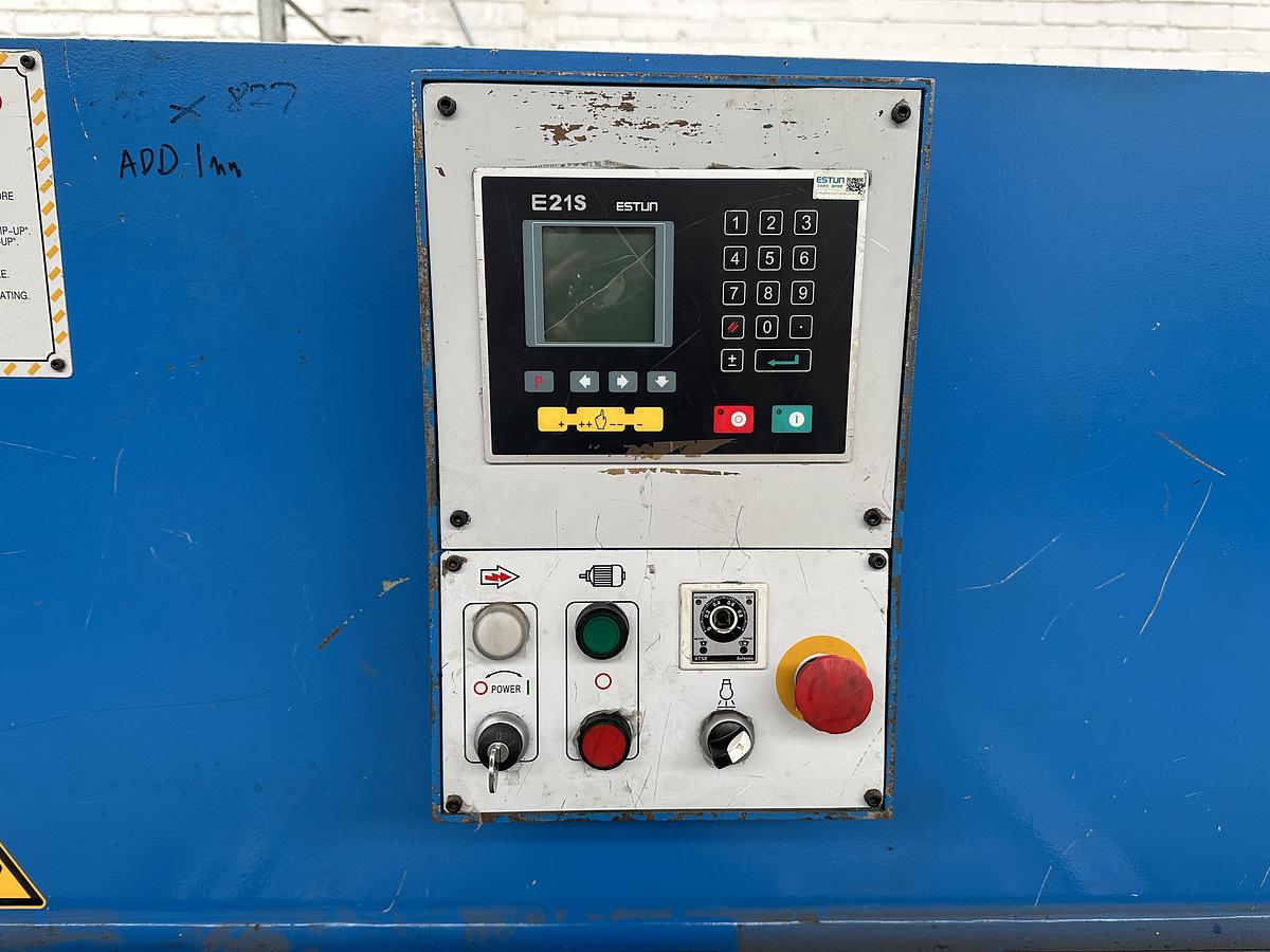 Used QC12K – 6 X 3200 Guillotine