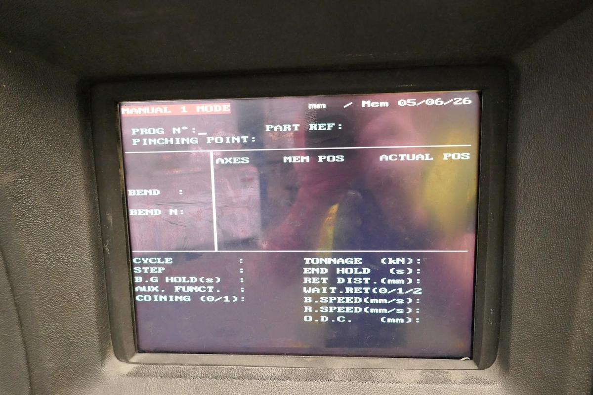 Used Amada HFBO 100/30 CNC Pressbrake
