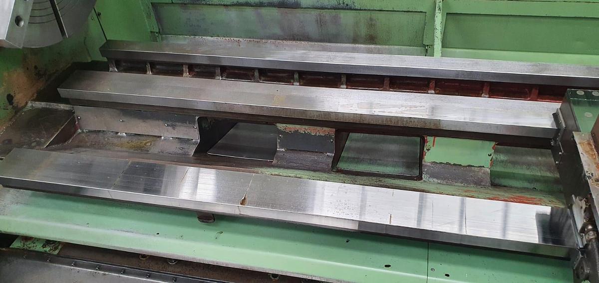 Used Binns & Berry Data 2000mm CNC Lathe