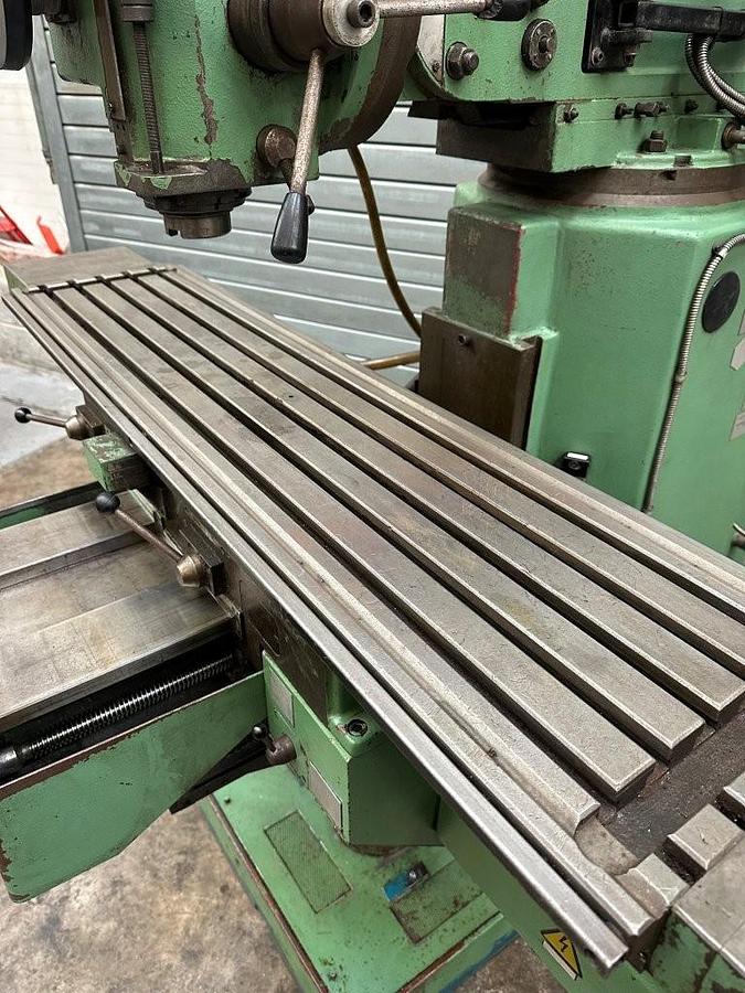 Used Tos FNK Turret Mill