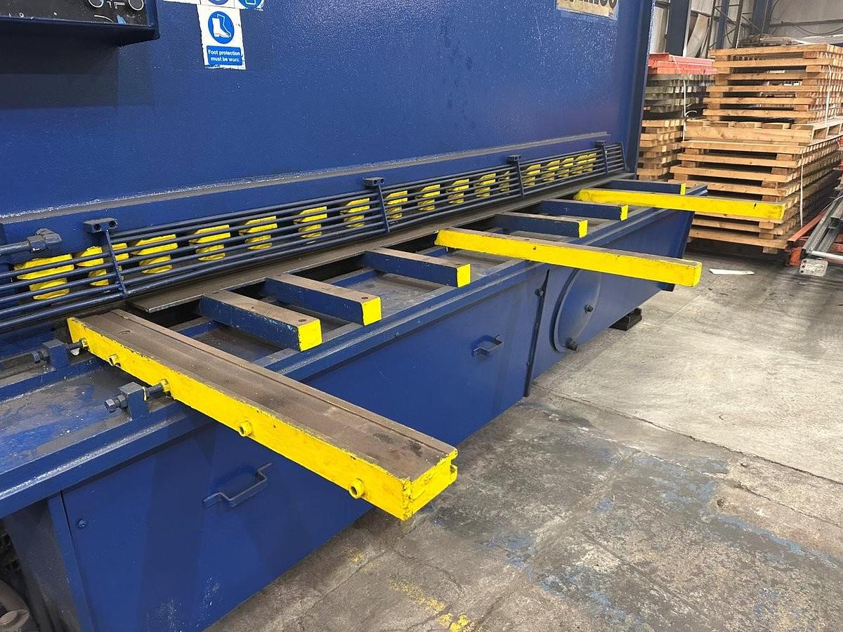 Used Haco HSL 3013 Guillotine (13mm max cut x 3050mm)