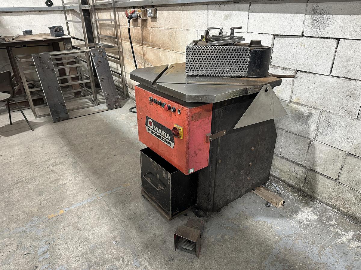 Used Amada Corner Notcher Versa 256