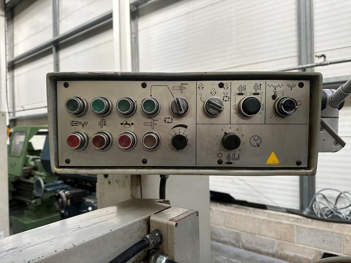 Used Jones & Shipman 1076 EIU Universal Grinder