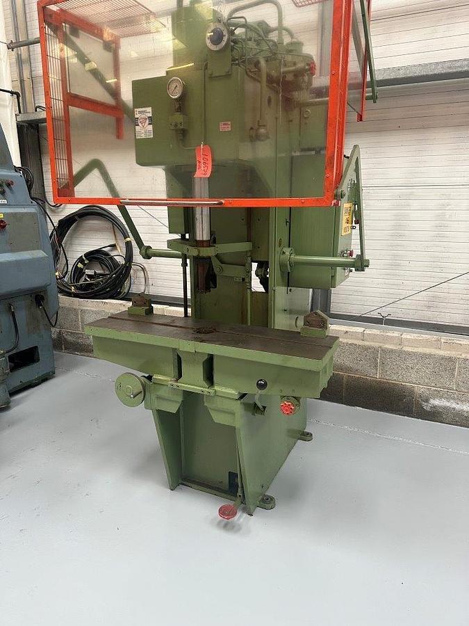 Used Mills 25 Ton Hydraulic Vertical Press