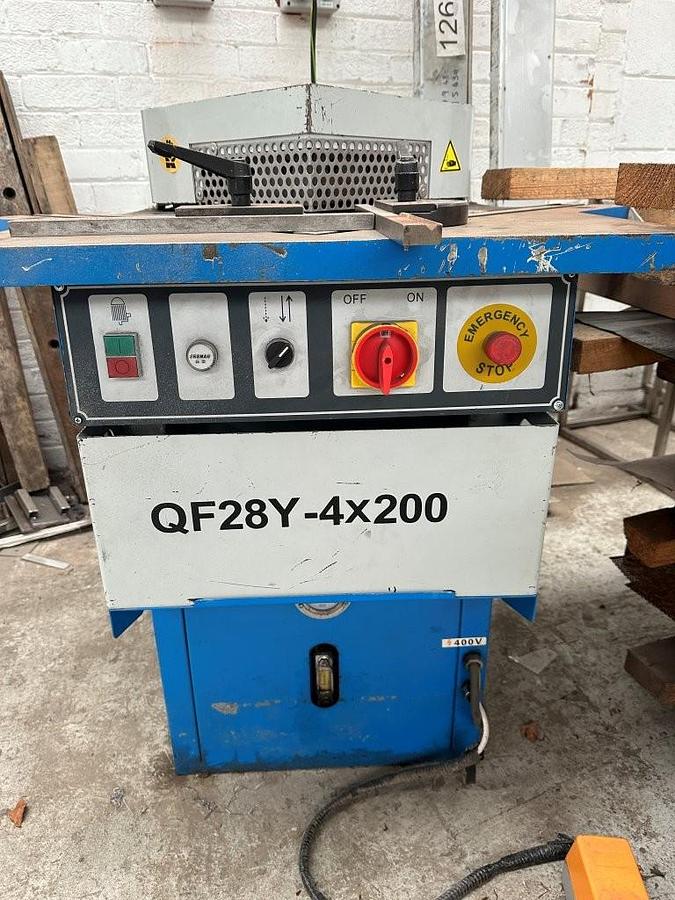 Used Techna Fab QF28Y-4×200 Corner Notcher