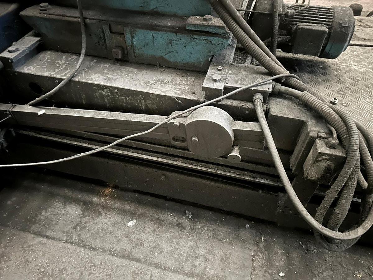Used Herkules Siegen LAB250H 1000 x 6500mm Roll grinder