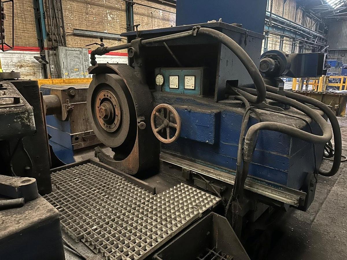 Used Herkules Siegen LAB250H 1000 x 6500mm Roll grinder