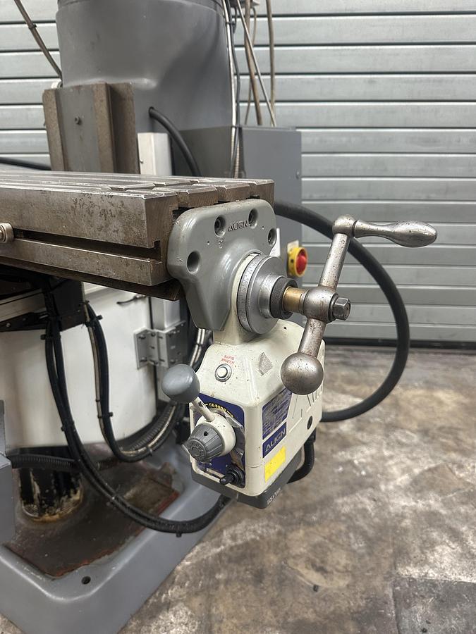 Used Bridgeport Series 1 2 hp Vari speed Turret Milling Machine