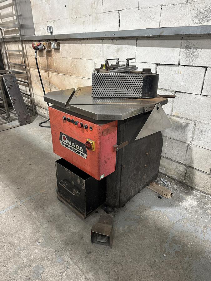 Used Amada Corner Notcher Versa 256