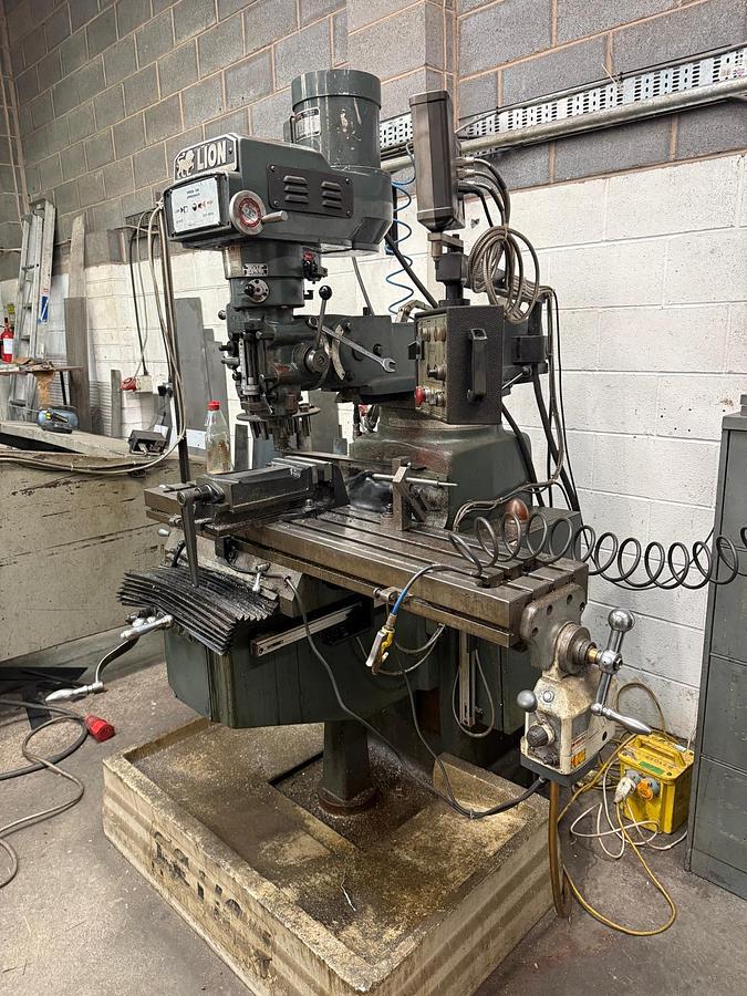 Used Lion 3VS Turret Mill