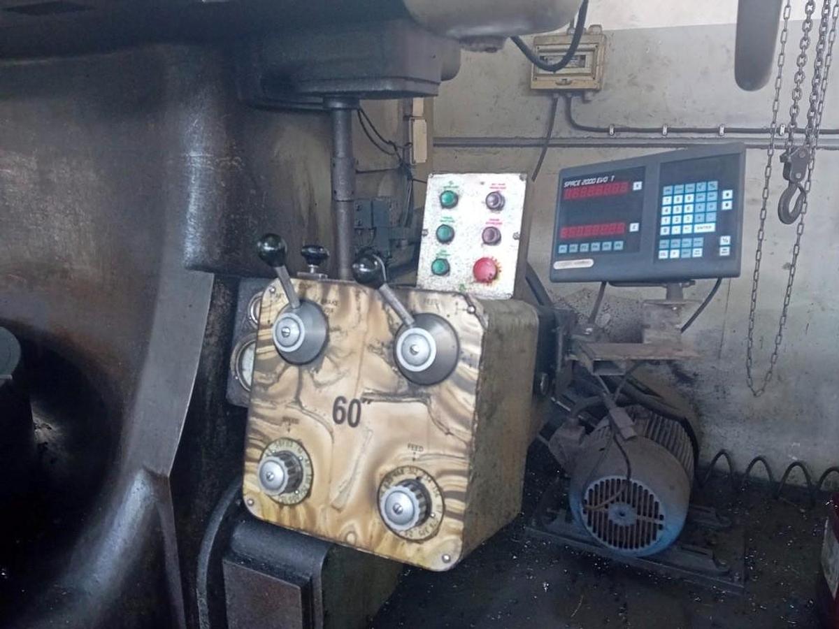 Used Webster & Bennett 60″ M Type Vertical Borer