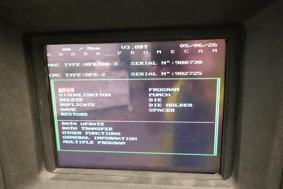 Used Amada HFBO 100/30 CNC Pressbrake