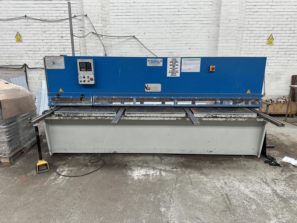 Used QC12K – 6 X 3200 Guillotine