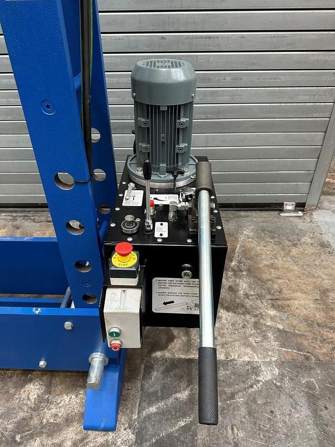 Used RHTC 100 TON M/H-M/C-2 Hydraulic  Press