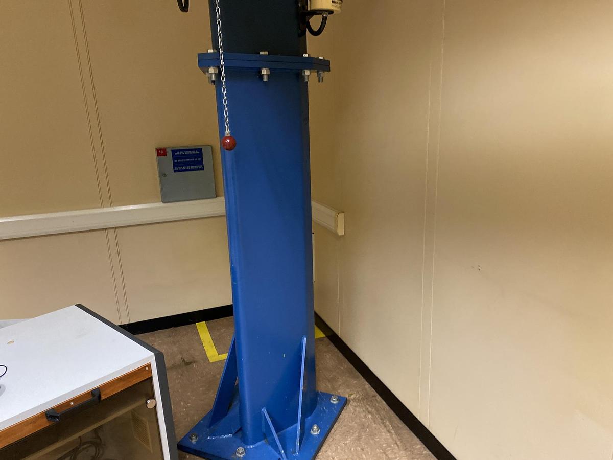 Used Swinging Jib Arm Crane DEMAG 500 kgs