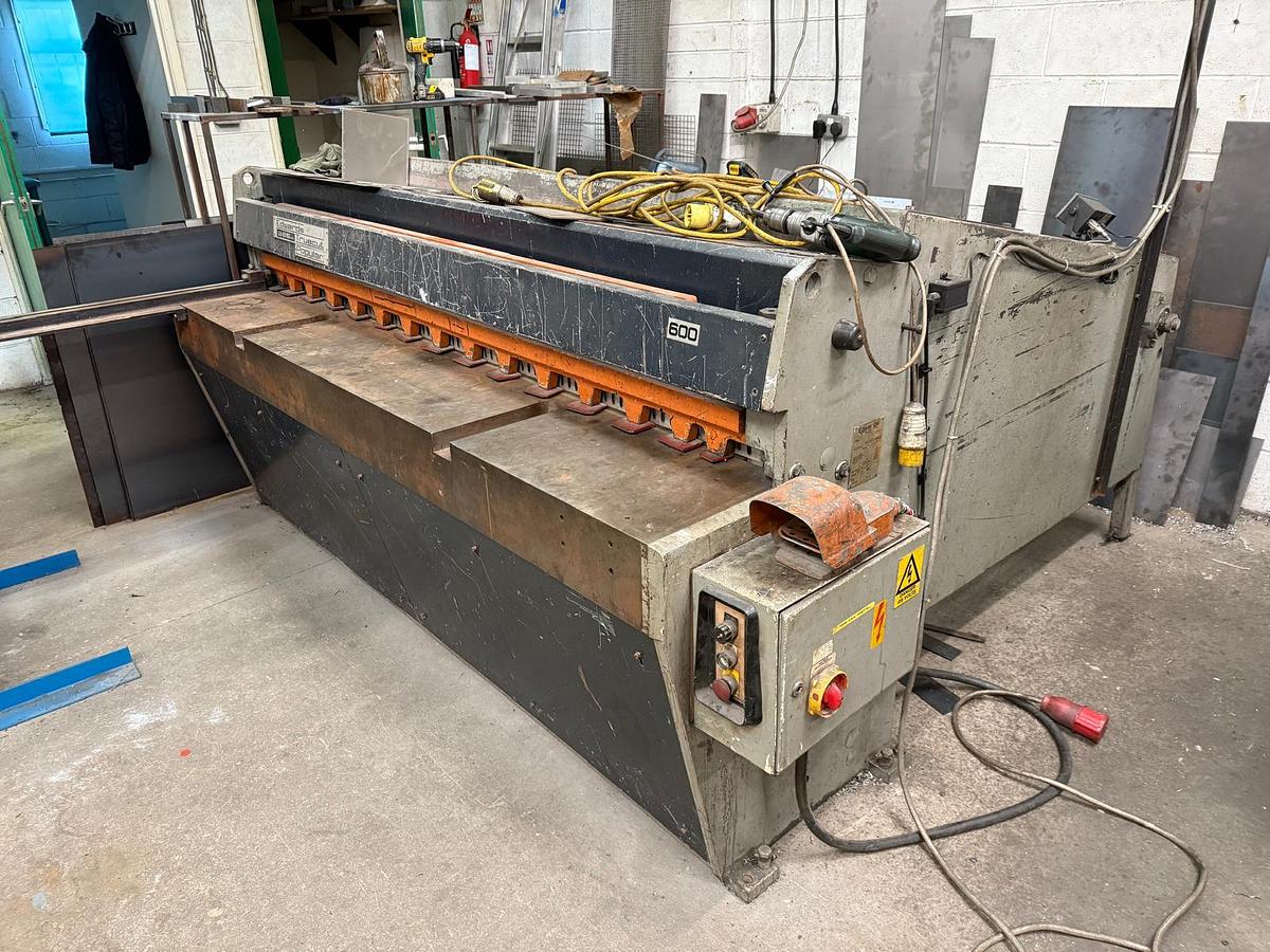 Used Edwards Truecut 3.25/2000 Guillotine