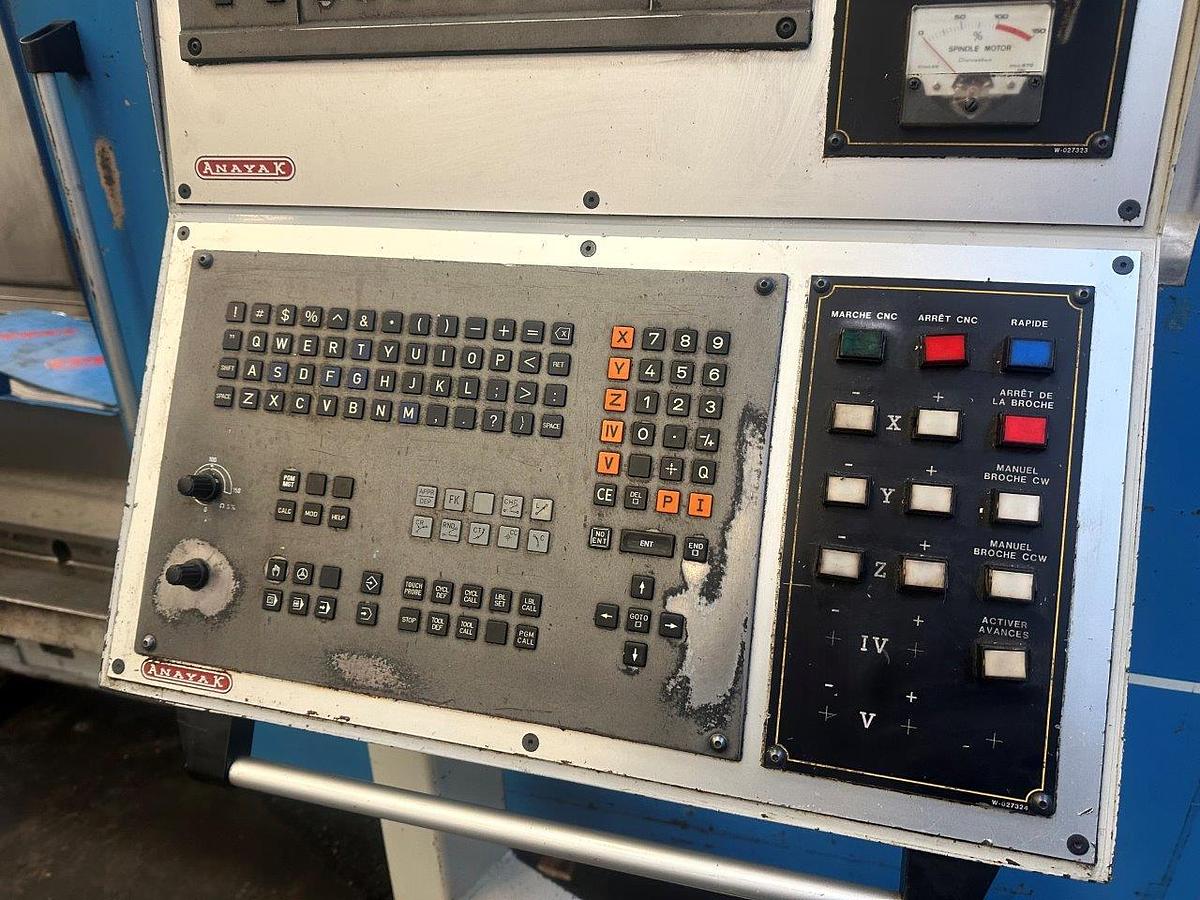 Used ANAYAK VH 2200 CNC Bed Mill (Year 2000)