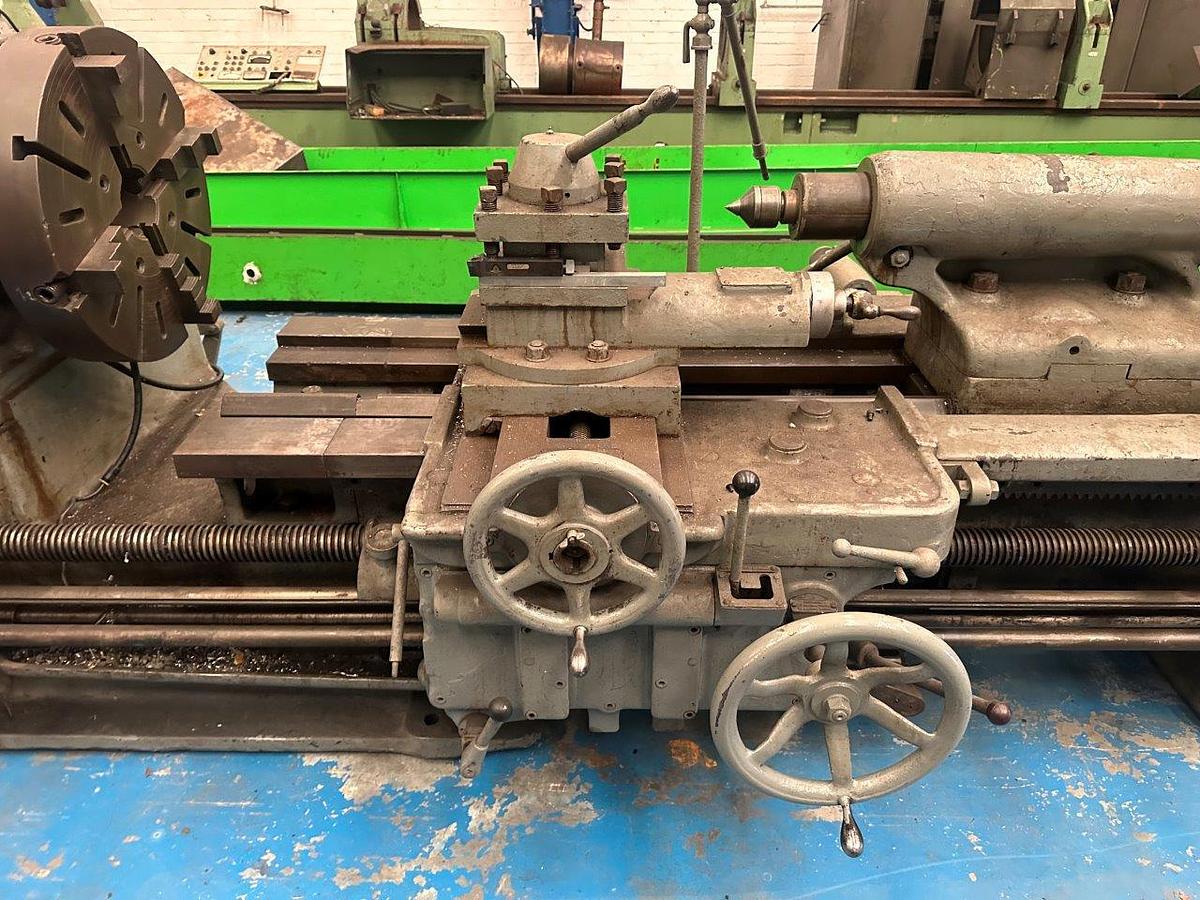 Used Lang 28″ x 200″ Gap bed Centre Lathe