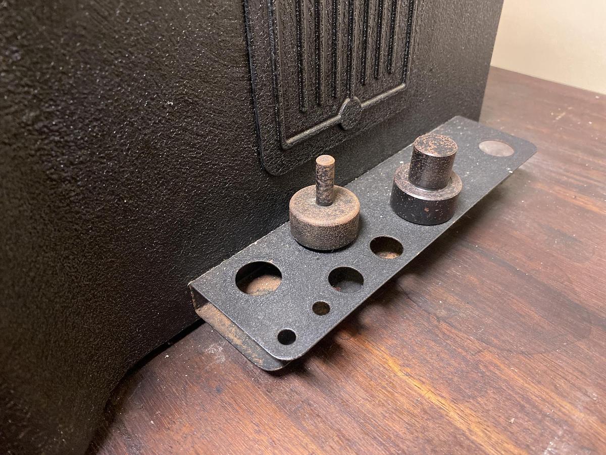 Used ROCKWELL 4JS a RB Hardness Tester