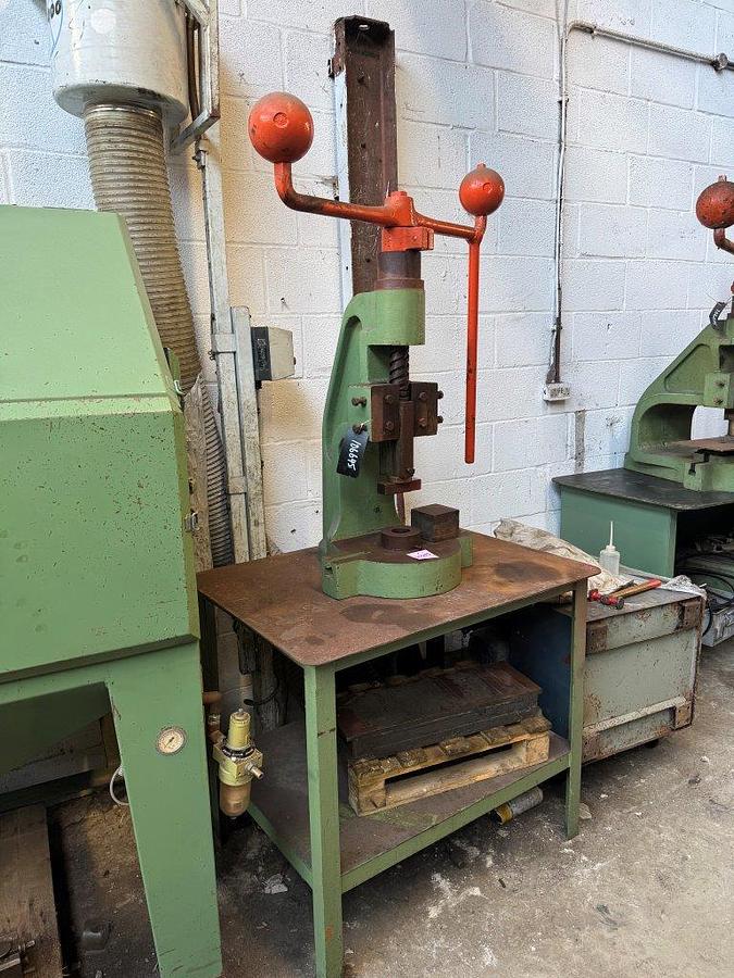 Used NORTON 5T Flypress on bench