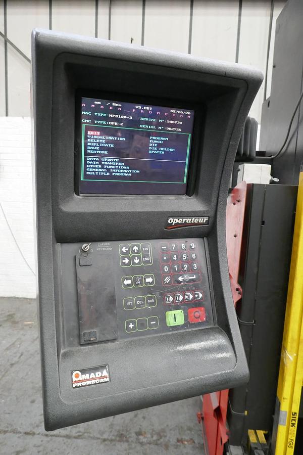 Used Amada HFBO 100/30 CNC Pressbrake