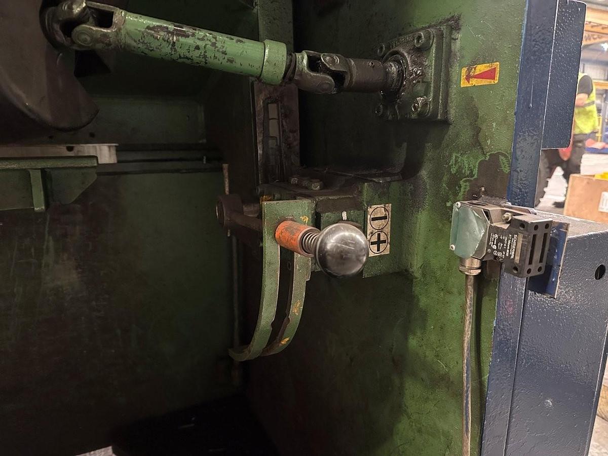 Used Haco HSL 3013 Guillotine (13mm max cut x 3050mm)