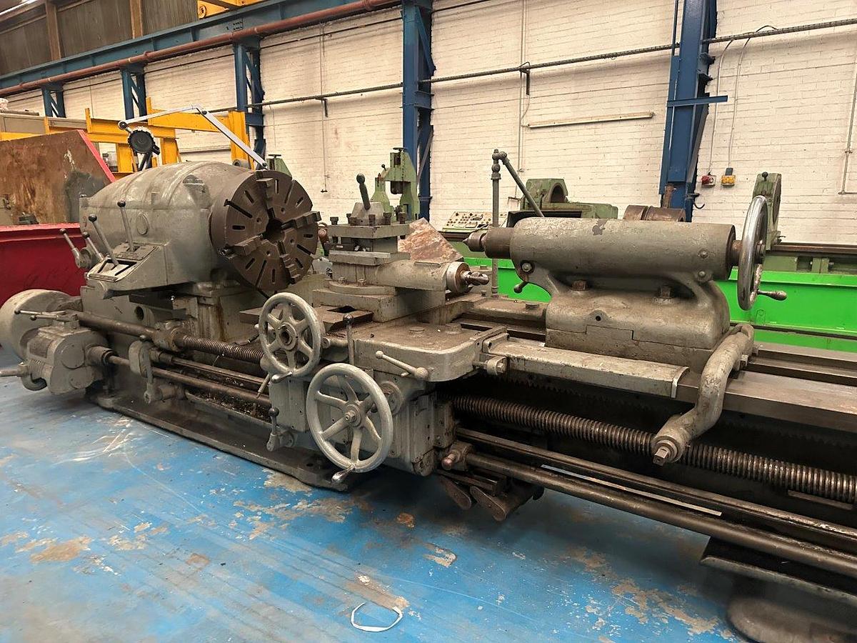 Used Lang 28″ x 200″ Gap bed Centre Lathe