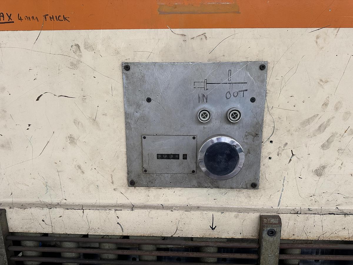 Used Safan Donewell 3000mm x 6mm Guillotine