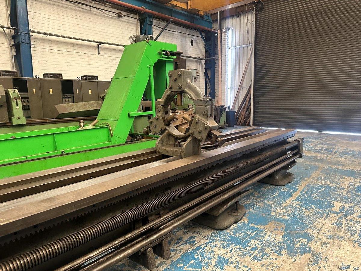 Used Lang 28″ x 200″ Gap bed Centre Lathe