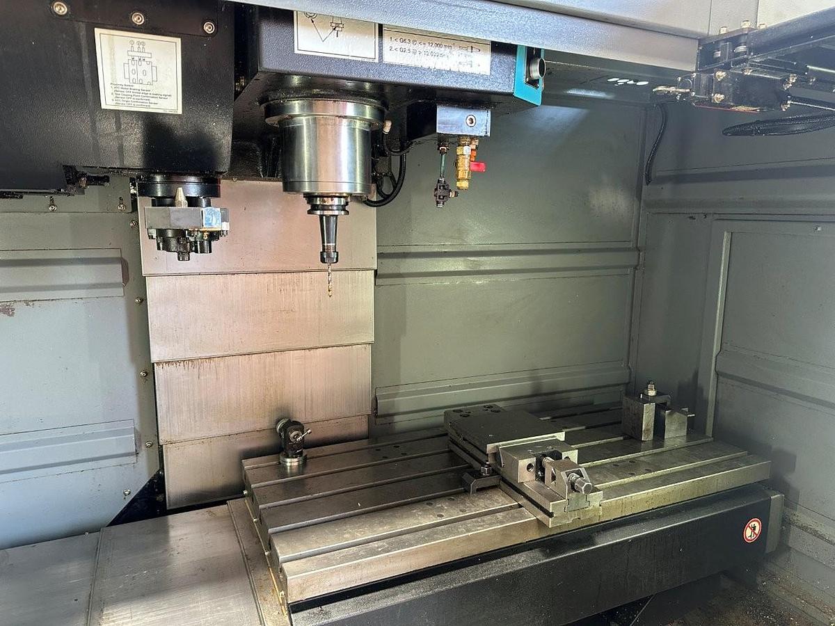 Used Hurco VM20i