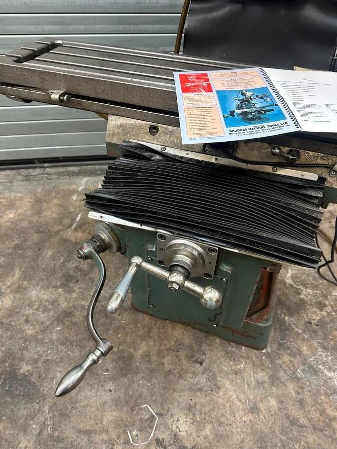 Used Lion 3VS Turret Mill