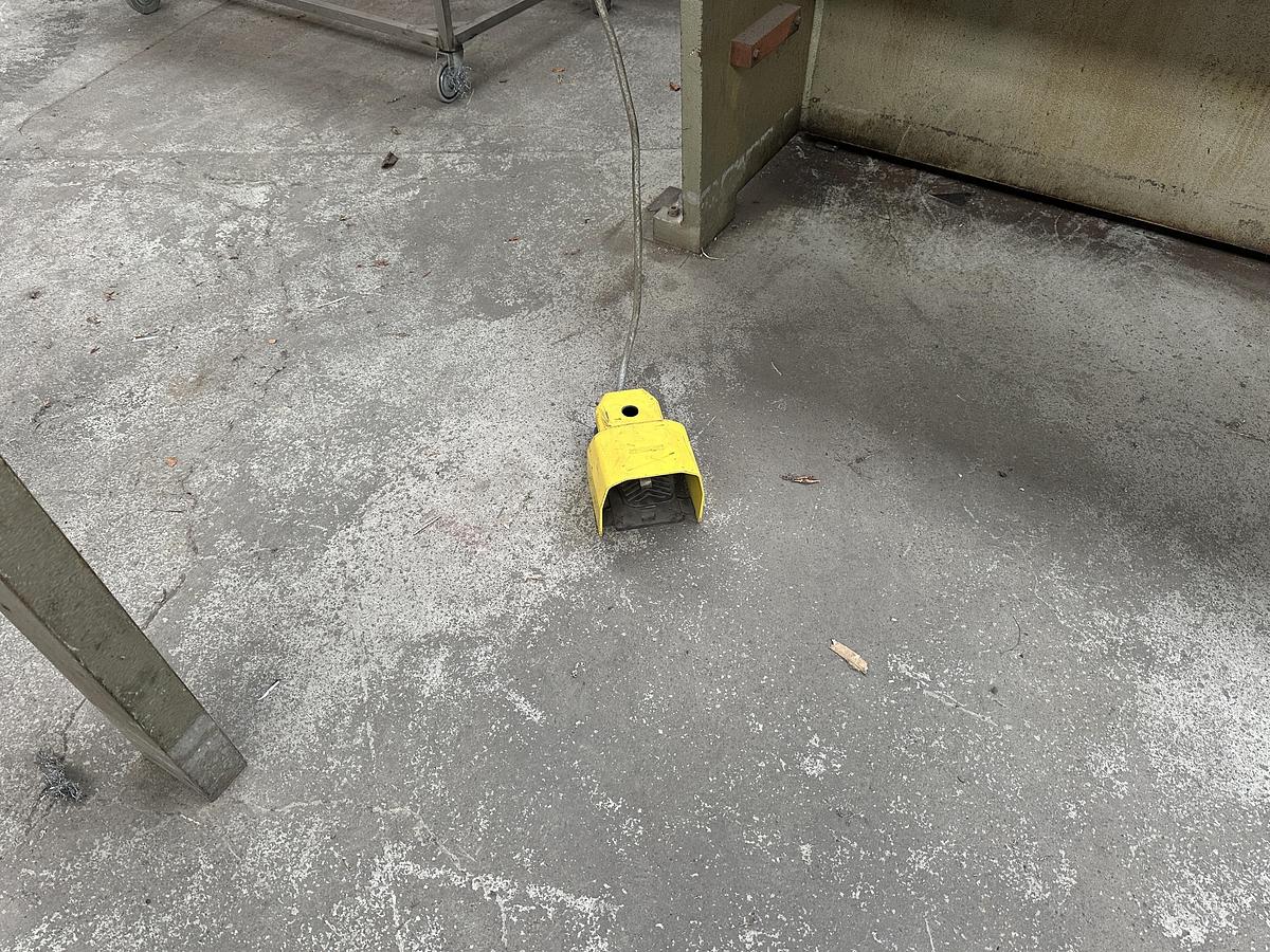 Used Safan Donewell 3000mm x 6mm Guillotine