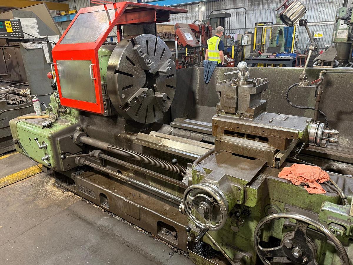Used DSG Type 30 x 144 Straight Bed Centre Lathe