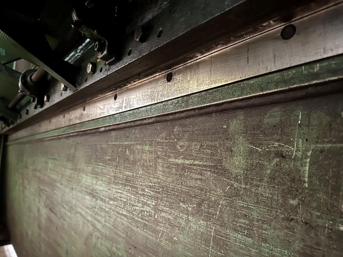 Used Haco HSL 3013 Guillotine (13mm max cut x 3050mm)