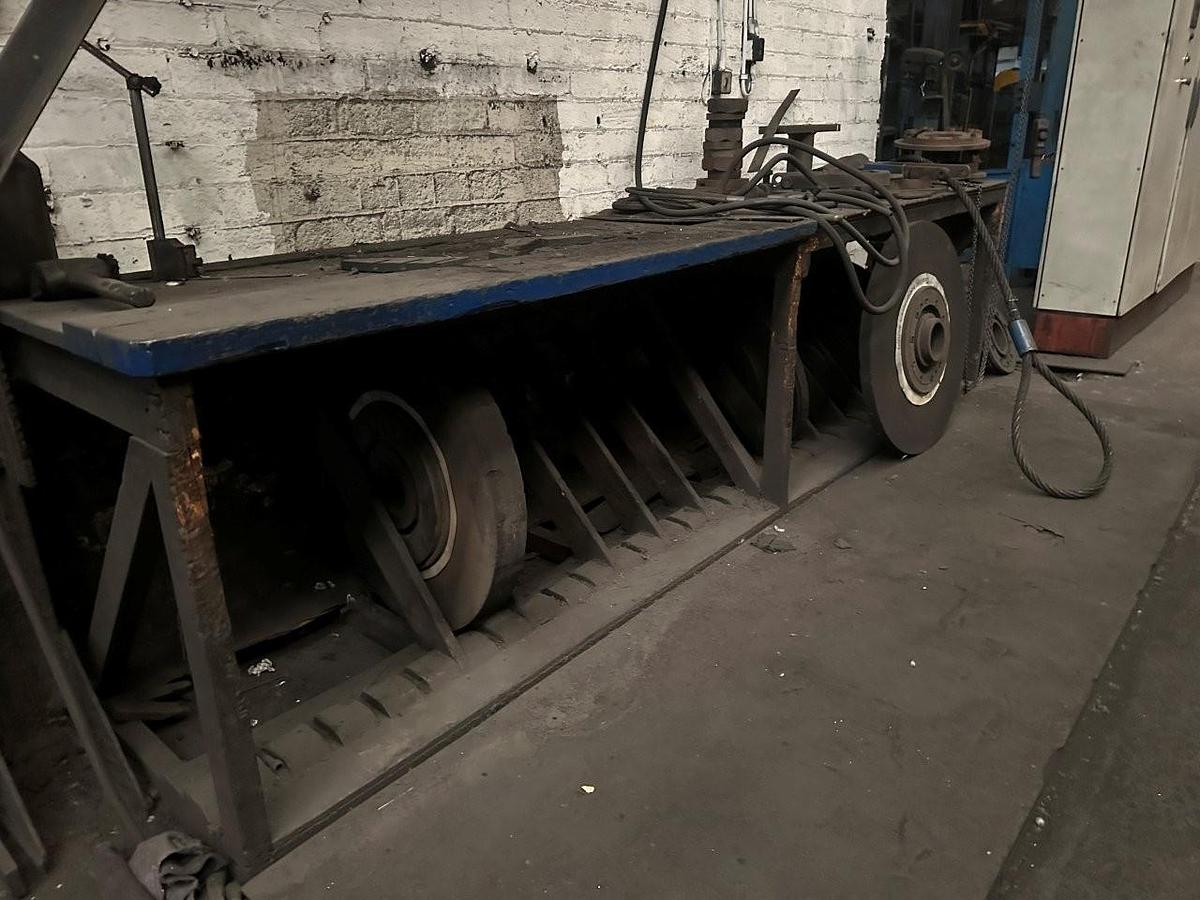 Used Herkules Siegen LAB250H 1000 x 6500mm Roll grinder