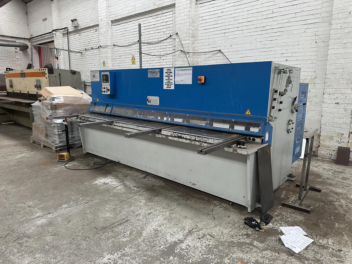 Used QC12K – 6 X 3200 Guillotine