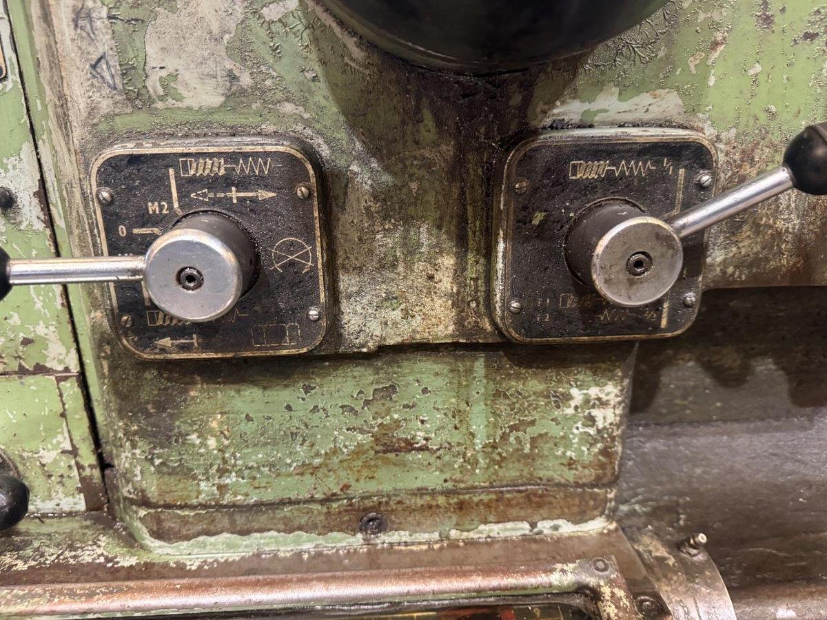 Used DSG Type 1609 x 60 Centre Lathe