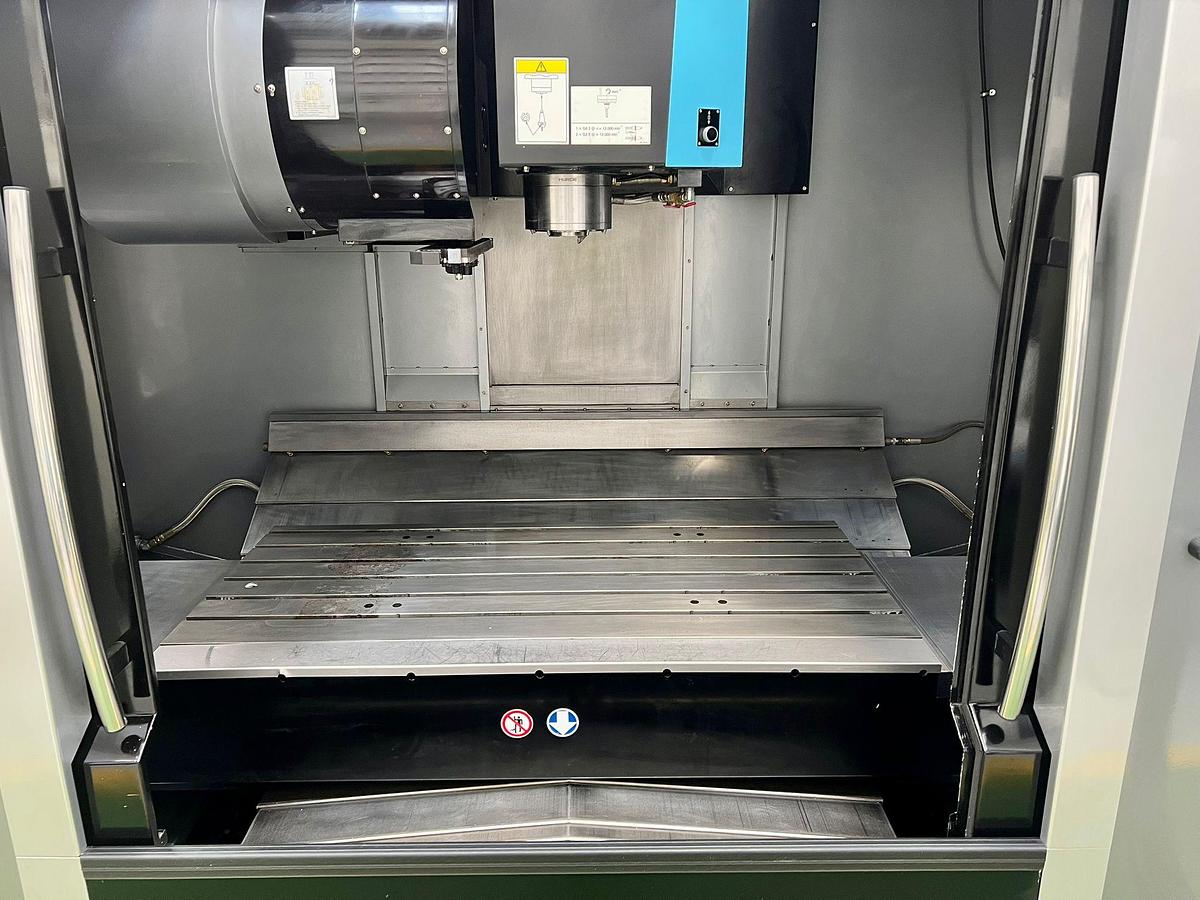 Used Hurco VMX50i (2014) 3-Axis Vertical Machining Centre