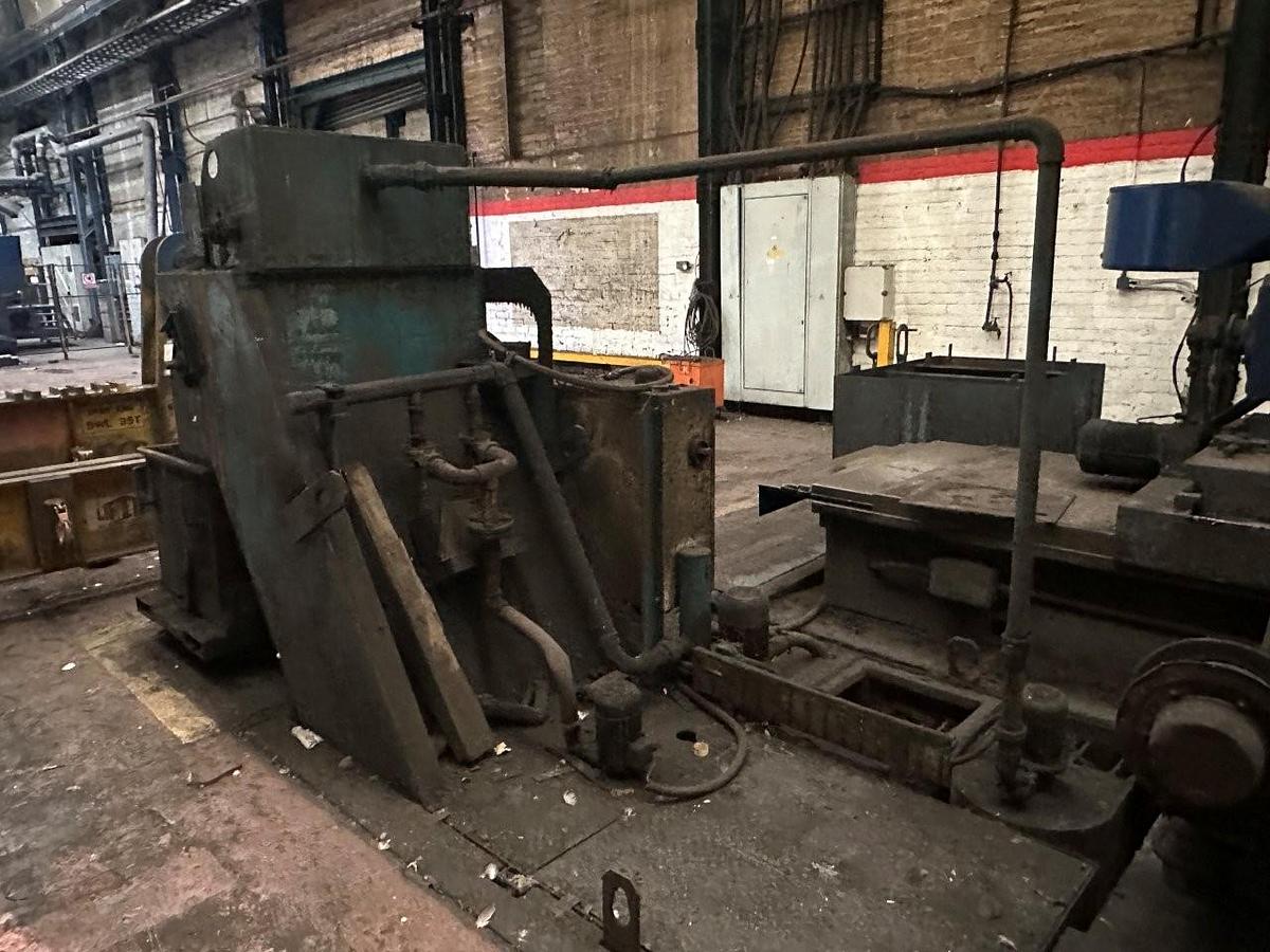 Used Herkules Siegen LAB250H 1000 x 6500mm Roll grinder