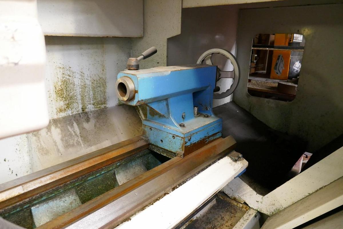 Used Pinacho Taurus 260 x 2000 CNC Lathe (2001)