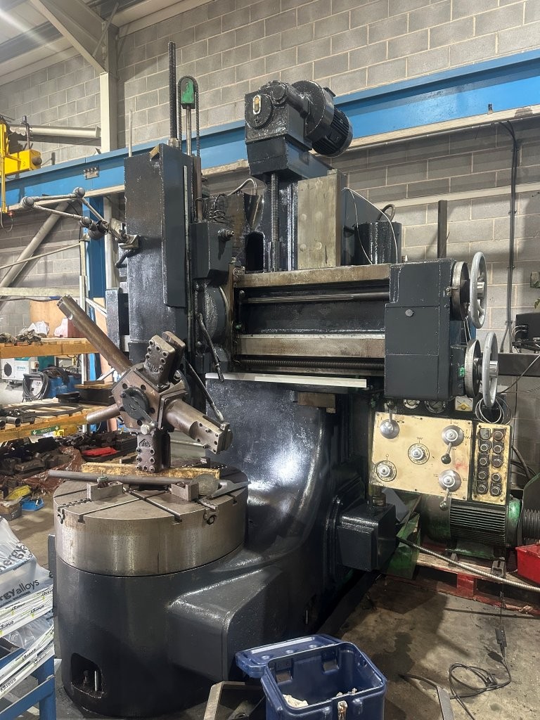Used Webster & Bennett 36 Elevating Rail Vertical Borer